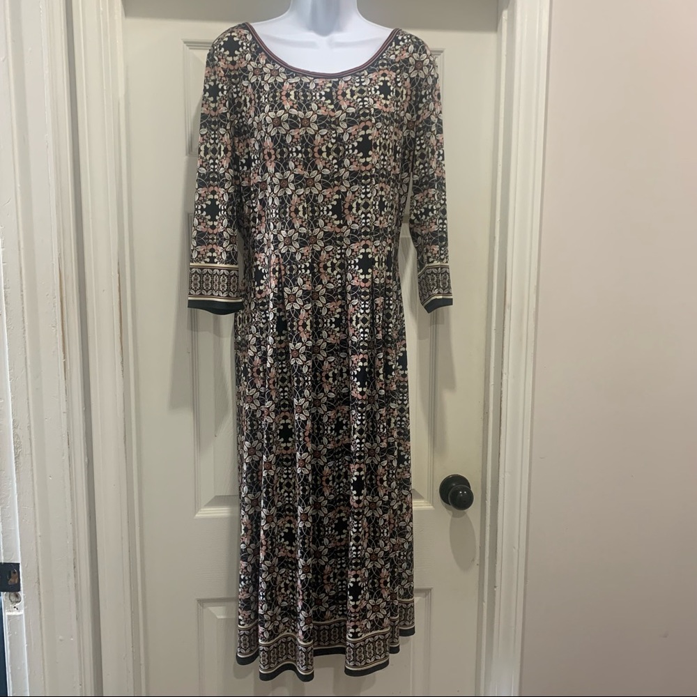 Max Studio Black Floral Dress Size L. Pre owned